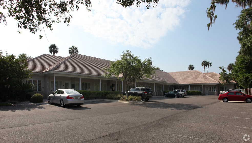 1548 The Greens Way, Jacksonville Beach, FL for lease - Building Photo - Image 1 of 8