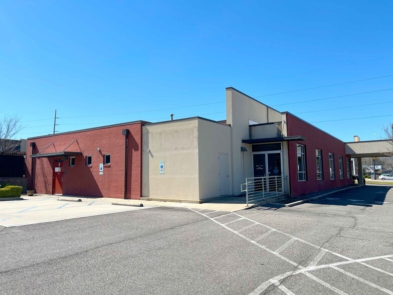 1575 Montgomery Hwy, Vestavia Hills, AL for lease - Building Photo - Image 2 of 15
