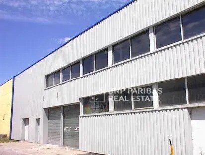 Location Local d'activités 424 m² - Photo 1