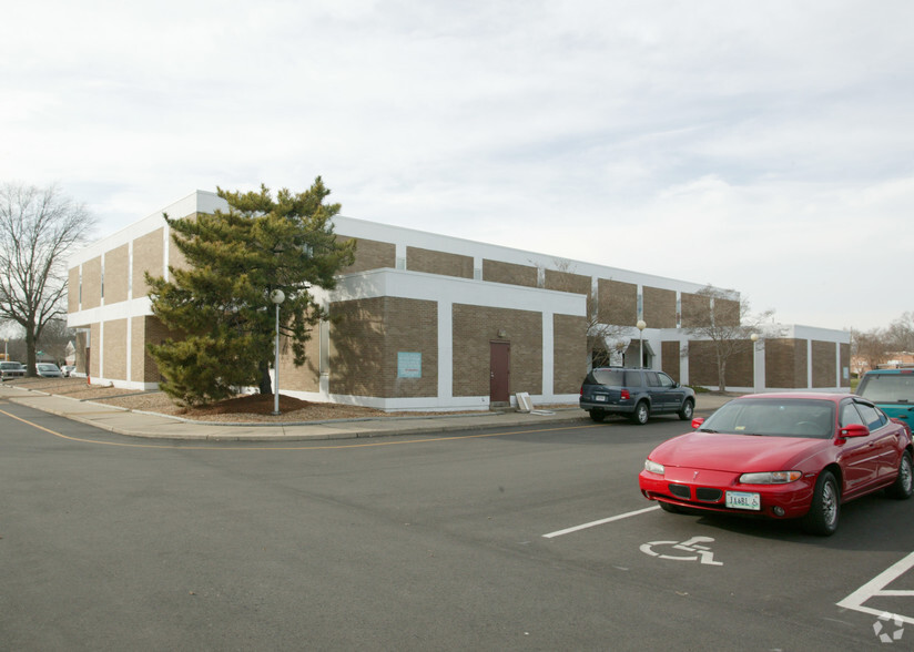 1120 First Colonial Rd, Virginia Beach, VA for sale - Building Photo - Image 3 of 8