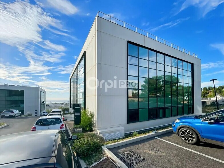 Office in La Ciotat for lease - Building Photo - Image 1 of 11