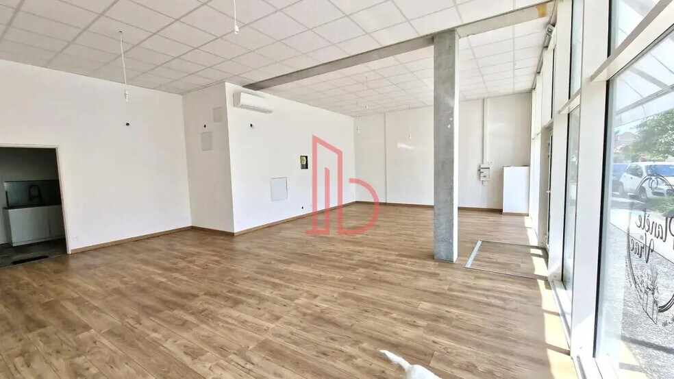 Office in Bègles for lease - Building Photo - Image 1 of 6