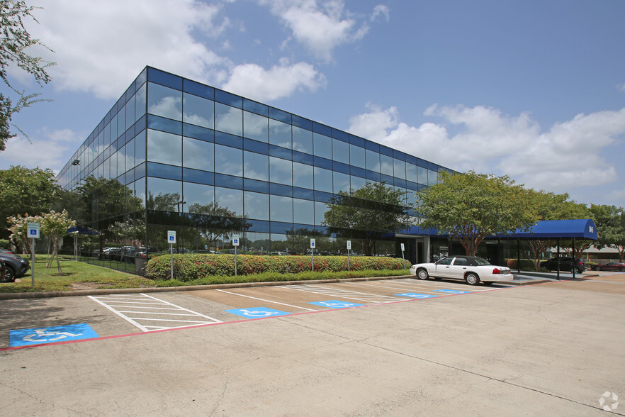 1045 Gemini St, Houston, TX for lease - Primary Photo - Image 1 of 3