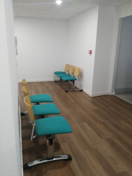 Office in Cáceres for lease - Building Photo - Image 2 of 6