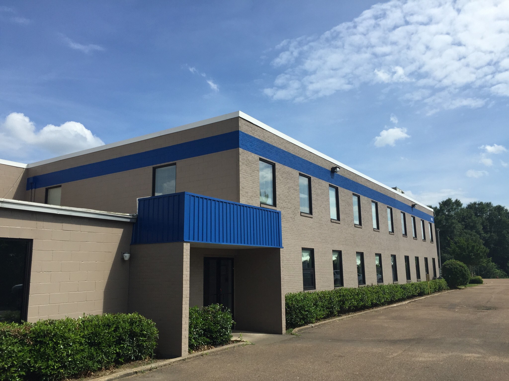 Industrial in Clinton, MS for sale Primary Photo- Image 1 of 1