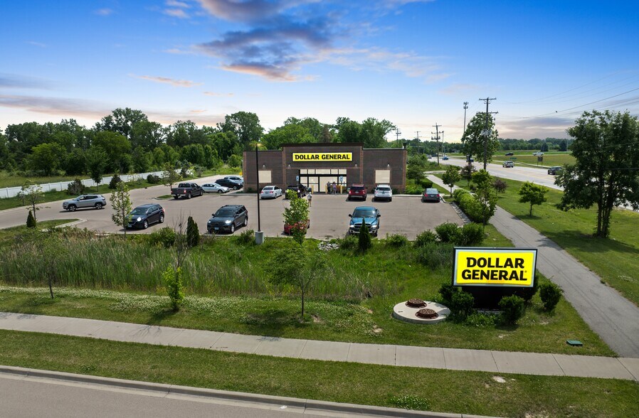 25445 S Peninsula Dr, Channahon, IL for sale - Primary Photo - Image 1 of 1