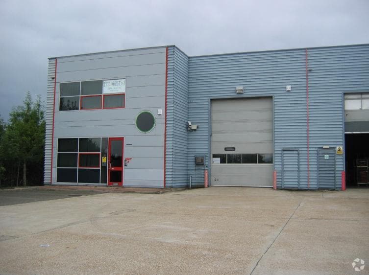 Bonehurst Rd, Redhill for lease - Building Photo - Image 2 of 4