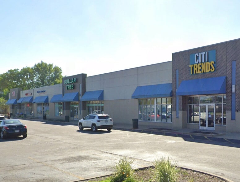 22600-22690 Shore Center Dr, Euclid, OH for lease - Building Photo - Image 3 of 5