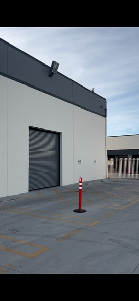 18420 Hart St, Reseda, CA for lease - Building Photo - Image 3 of 4