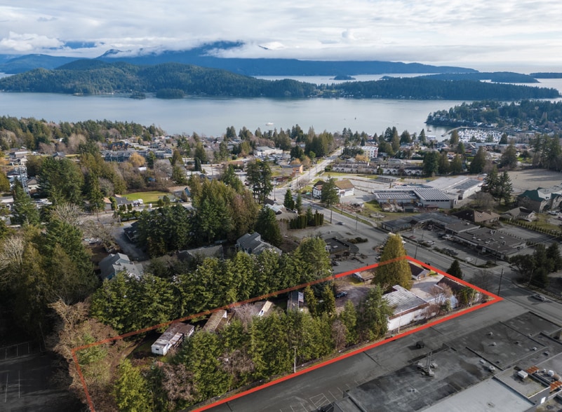 837 Gibsons way, Gibsons, BC for sale - Primary Photo - Image 1 of 1