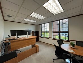 1625 Hendry St, Fort Myers, FL for lease Interior Photo- Image 1 of 9