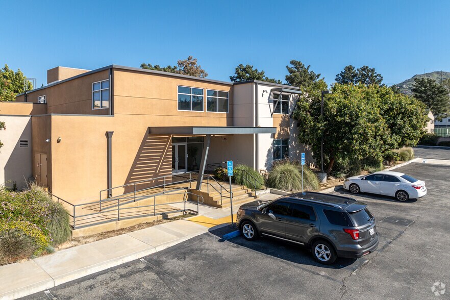 1550 E Washington St, Colton, CA for sale - Primary Photo - Image 1 of 5