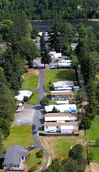 7059 Rogue River Hwy, Grants Pass, OR for sale - Aerial - Image 2 of 13