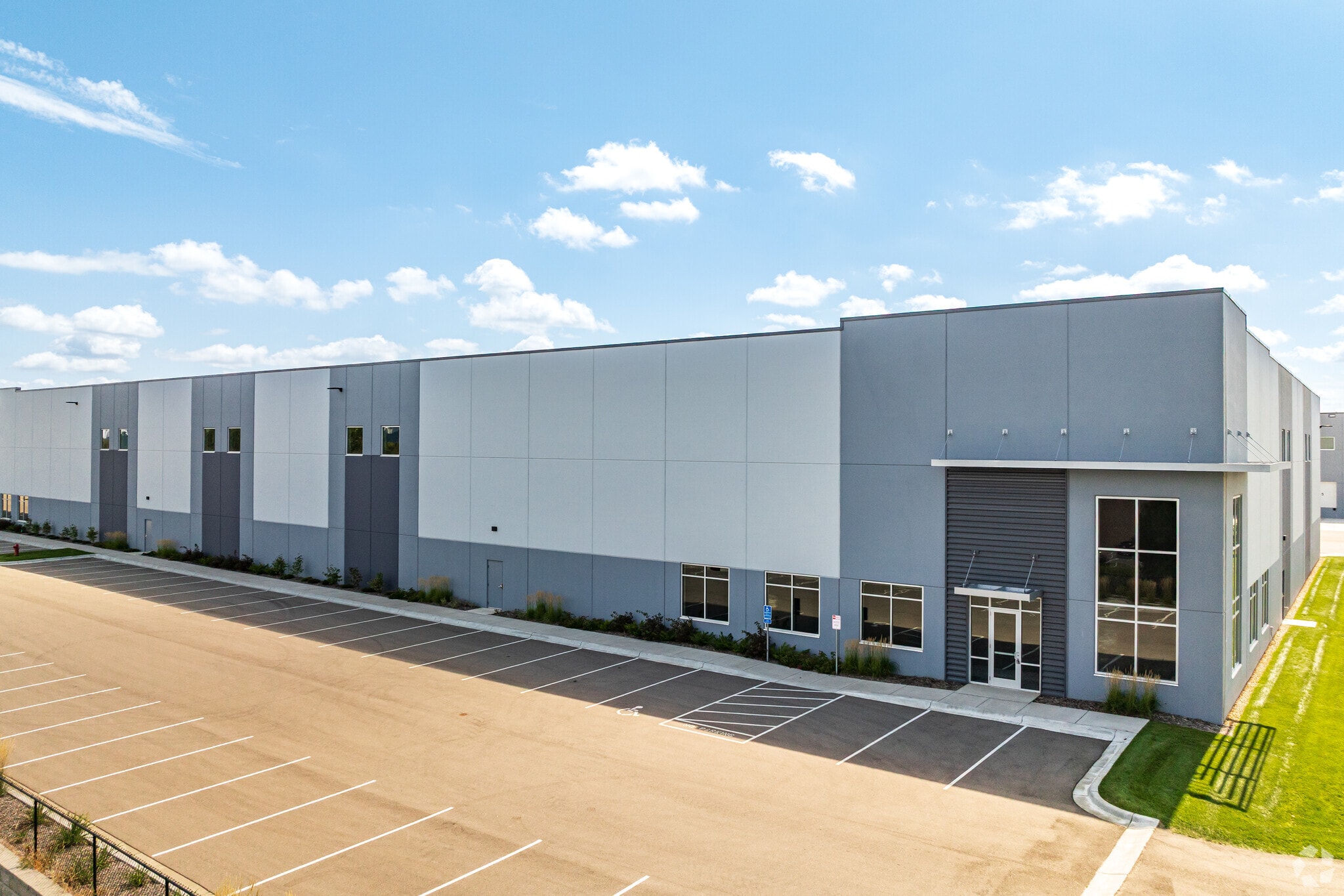 9650 Hemingway Ave S, Cottage Grove, MN for lease Primary Photo- Image 1 of 8