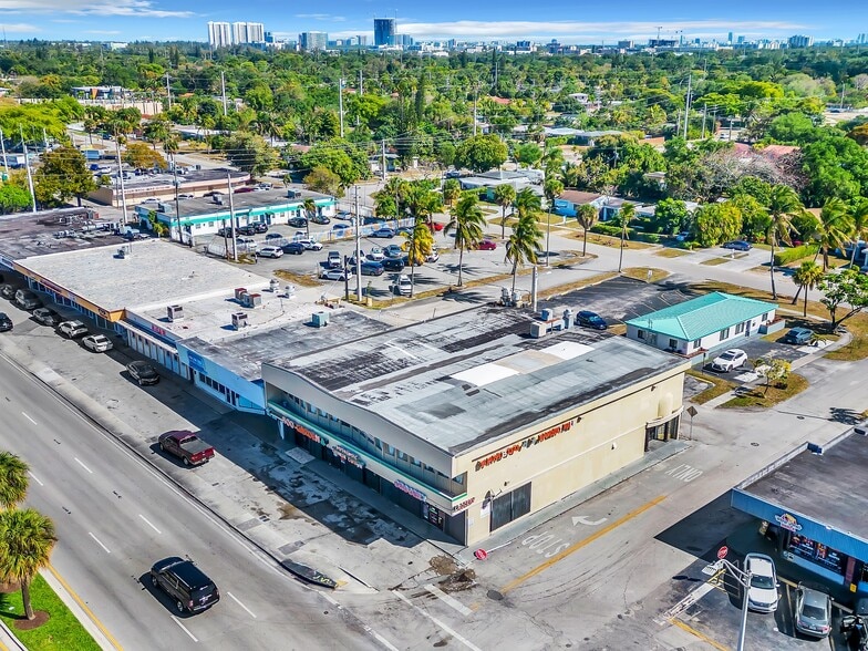 1222 NE 163rd St, North Miami Beach, FL for sale - Building Photo - Image 3 of 30