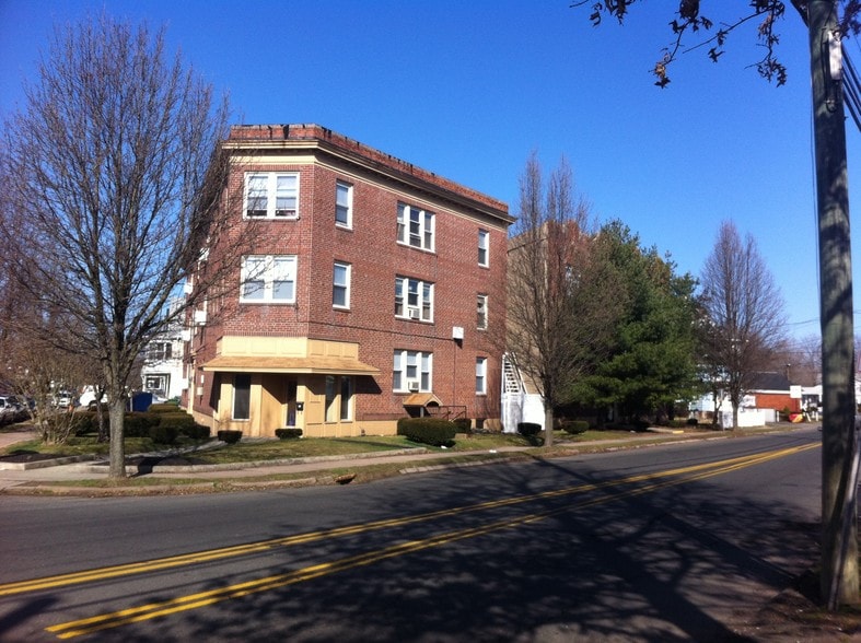 70 Circular Ave, Hamden, CT for sale - Building Photo - Image 1 of 1