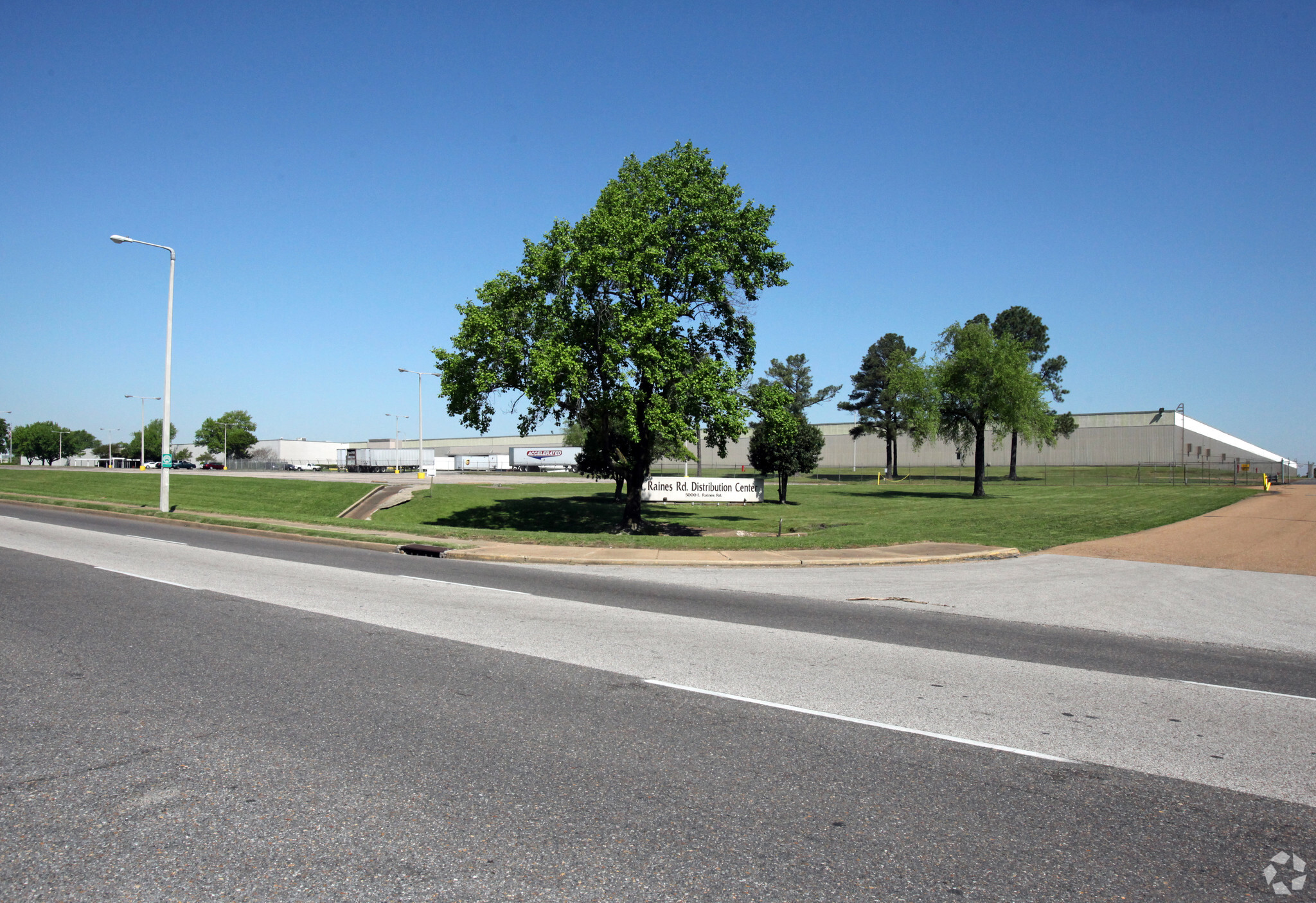 5000 E Raines Rd, Memphis, TN for sale Primary Photo- Image 1 of 1