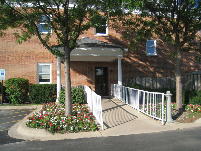 422 N Northwest Hwy, Park Ridge, IL for lease - Building Photo - Image 2 of 3