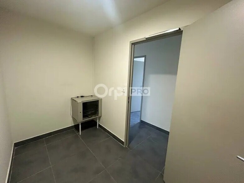Office in Avignon for lease - Interior Photo - Image 3 of 9