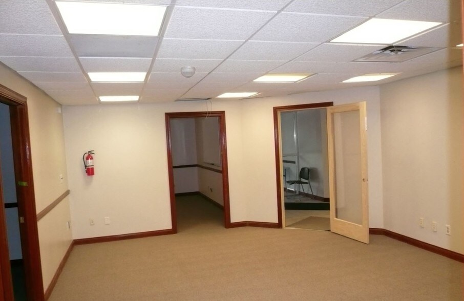 5229-5233 S Old State Road 37, Bloomington, IN for lease - Interior Photo - Image 3 of 6