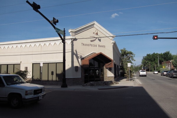 102 W Avenue E, Alpine, TX for sale Primary Photo- Image 1 of 1