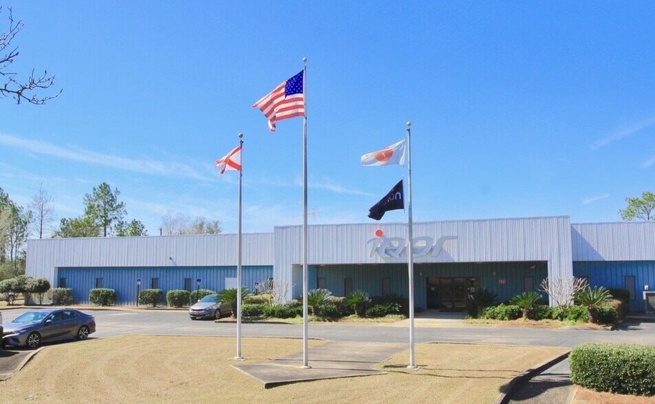 5660 John Givens Rd, Crestview, FL for sale - Primary Photo - Image 1 of 1