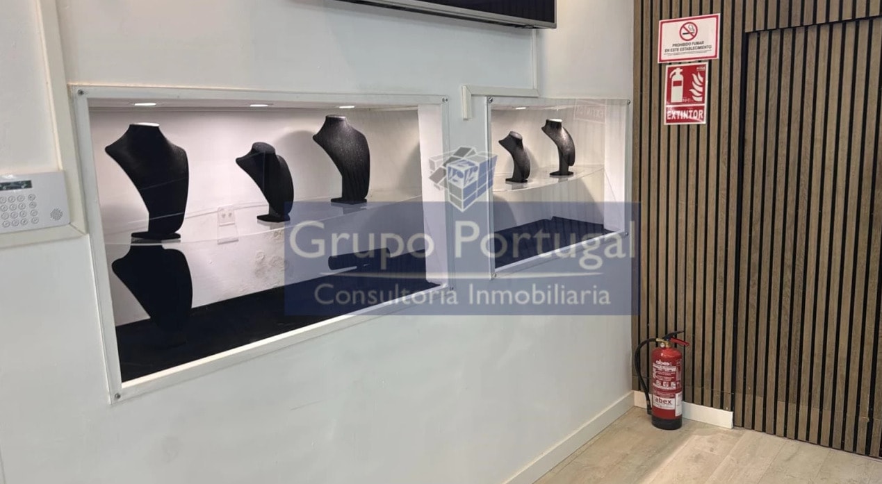 Retail in Madrid, Madrid for lease Interior Photo- Image 1 of 3