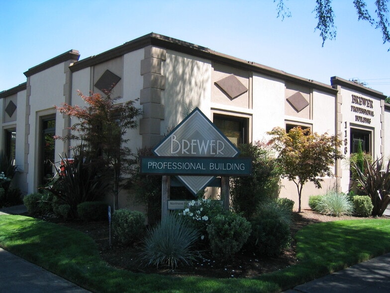 1128 Broadway St, Longview, WA for sale - Building Photo - Image 1 of 8