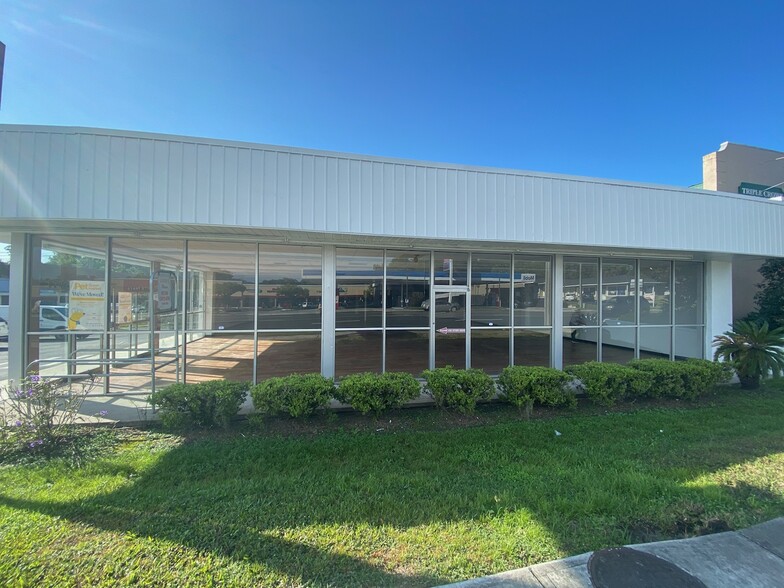 1746 E Silver Springs Blvd, Ocala, FL for lease - Building Photo - Image 1 of 11