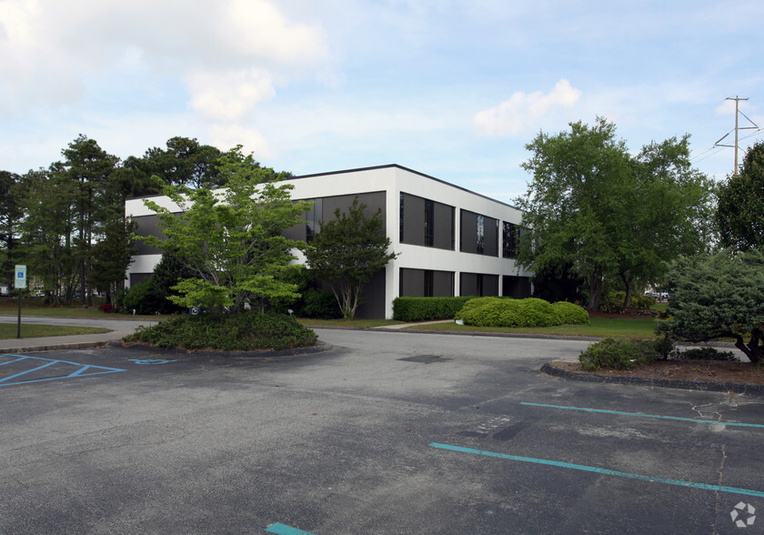 5041 New Centre Dr, Wilmington, NC for lease - Building Photo - Image 3 of 15