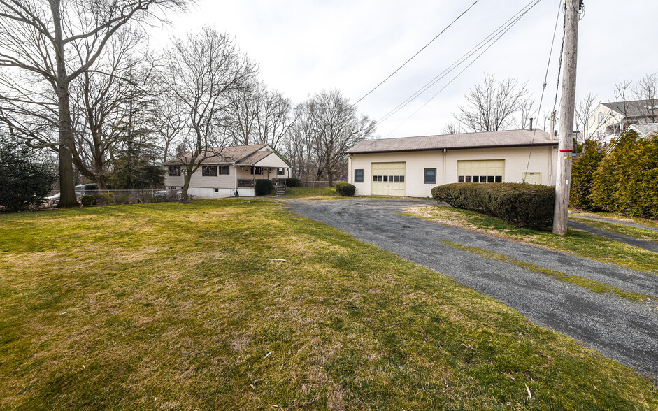 309 Lynwood Ave, Rockledge, PA for lease - Building Photo - Image 2 of 10