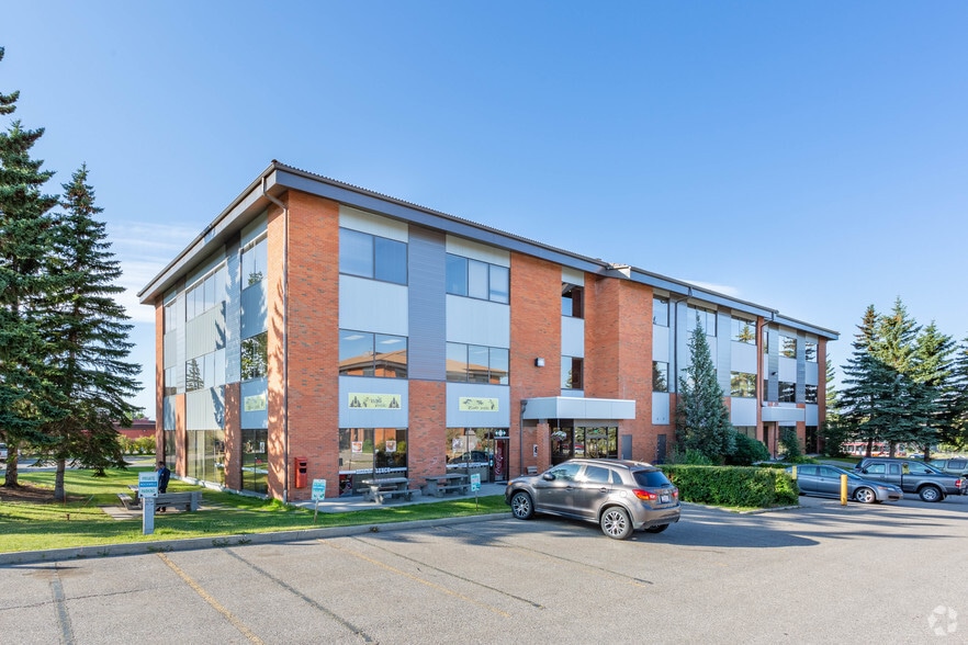 801 Manning Rd NE, Calgary, AB for sale - Primary Photo - Image 1 of 1
