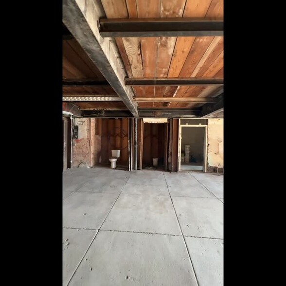 125 S Waco St, Hillsboro, TX for lease - Commercial Listing Video - Image 2 of 41