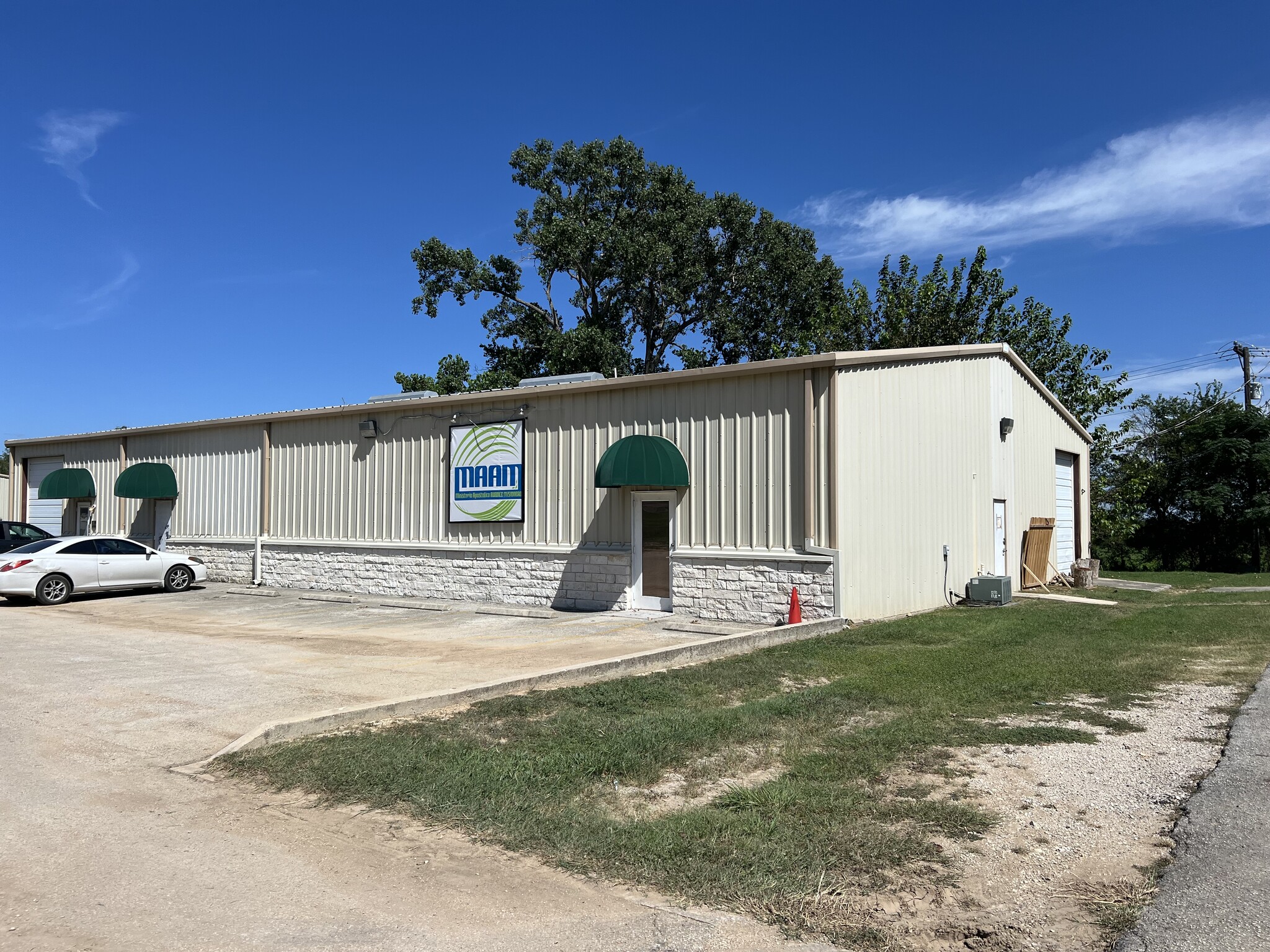 103 Center Point Rd, San Marcos, TX for lease Building Photo- Image 1 of 16