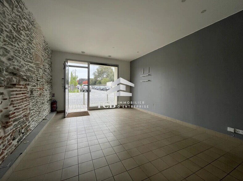 Retail in Nantes for lease - Interior Photo - Image 3 of 3