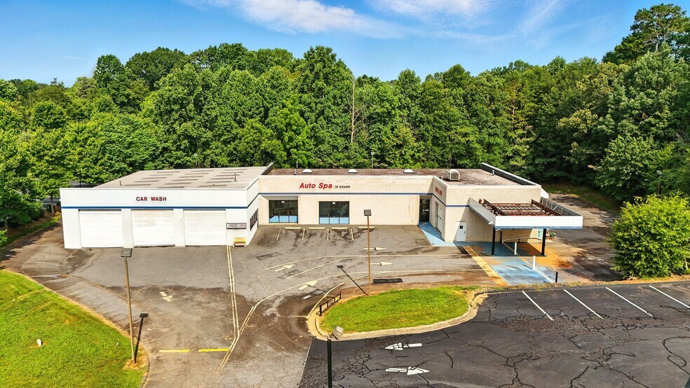 2931 N Center St, Hickory, NC for sale - Building Photo - Image 2 of 39