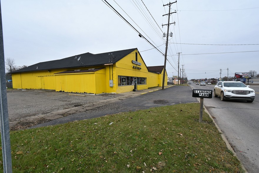 4062 Fenton Rd, Flint, MI for sale - Building Photo - Image 1 of 1