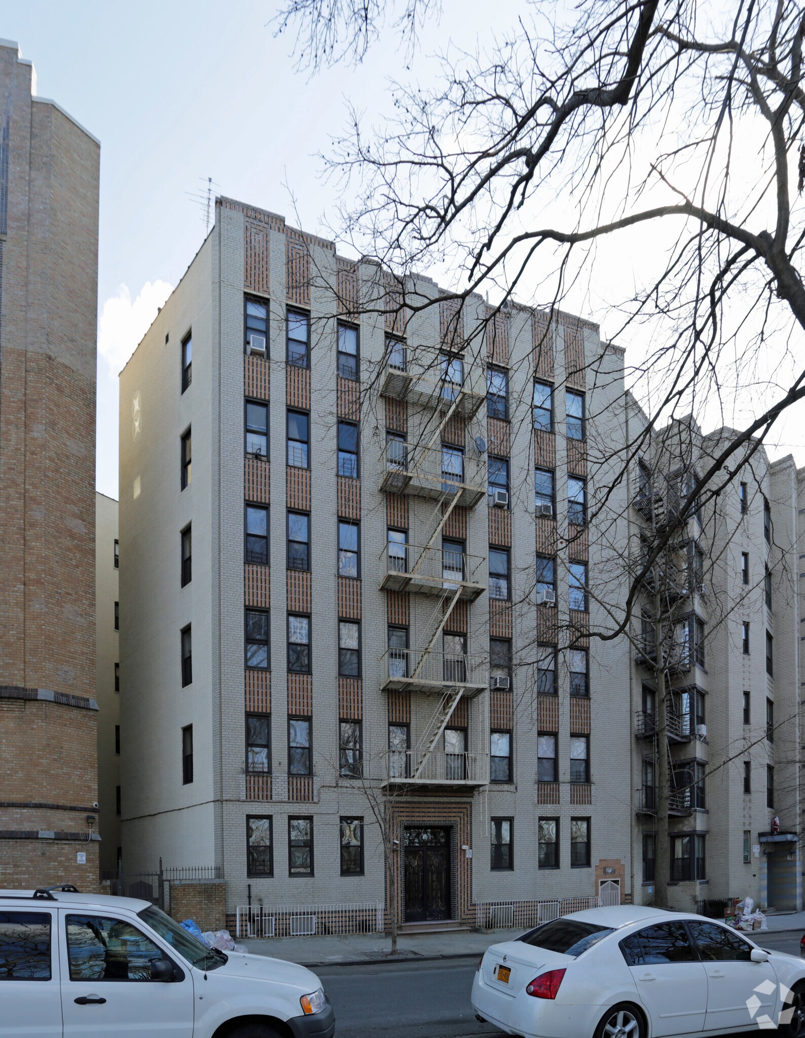 55 W Mosholu Pky N, Bronx, NY for sale Primary Photo- Image 1 of 1