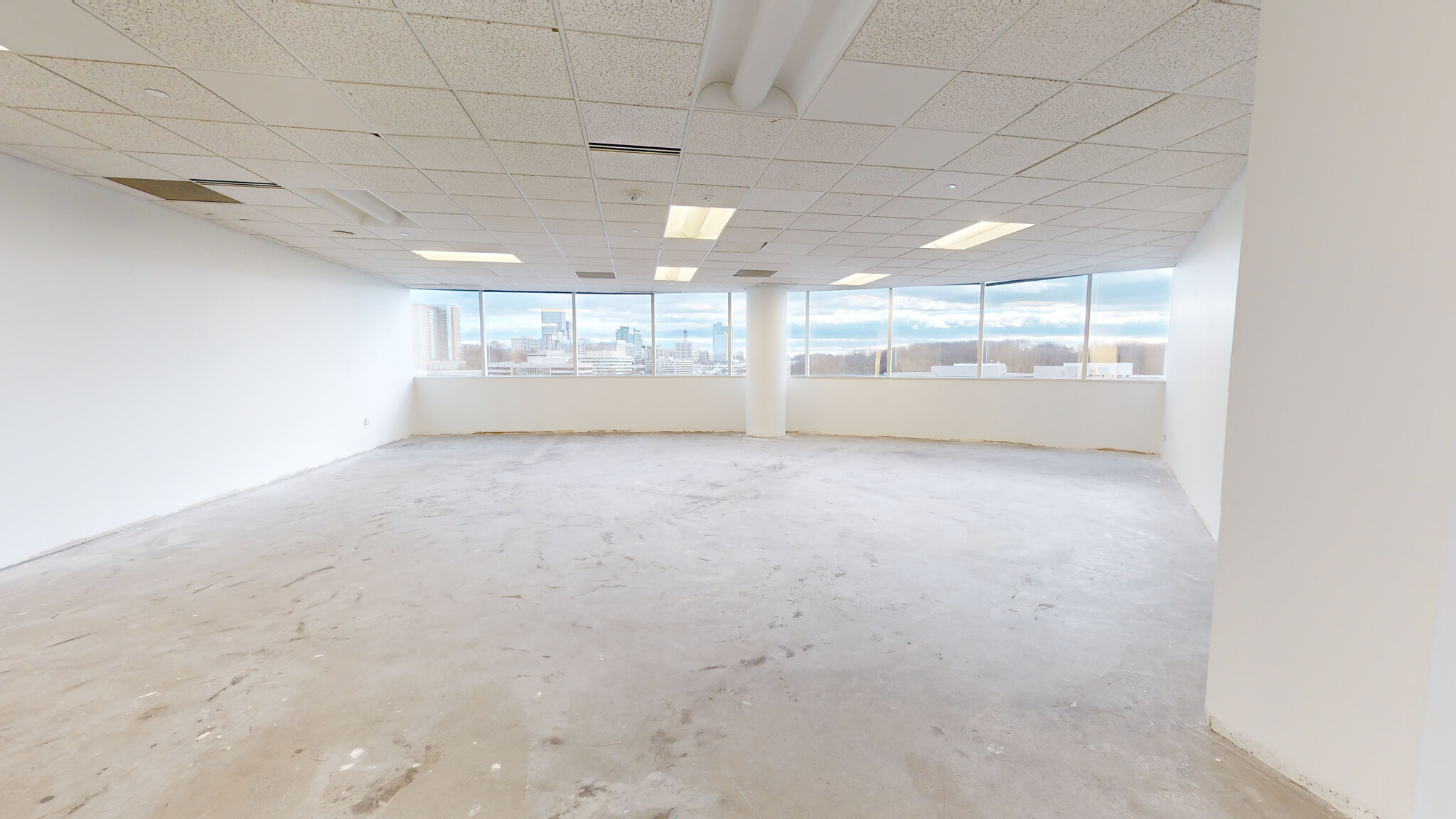 8609 Westwood Center Dr, Vienna, VA for lease Interior Photo- Image 1 of 9