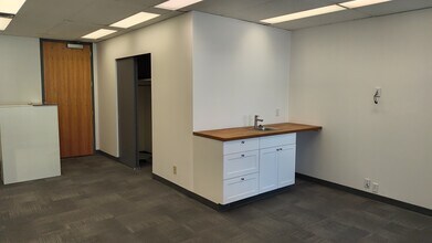 409 Granville St, Vancouver, BC for lease Interior Photo- Image 2 of 3