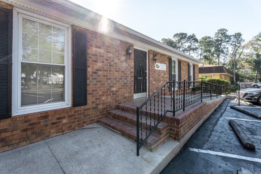 306 Laurens St NW, Aiken, SC for lease - Building Photo - Image 2 of 13