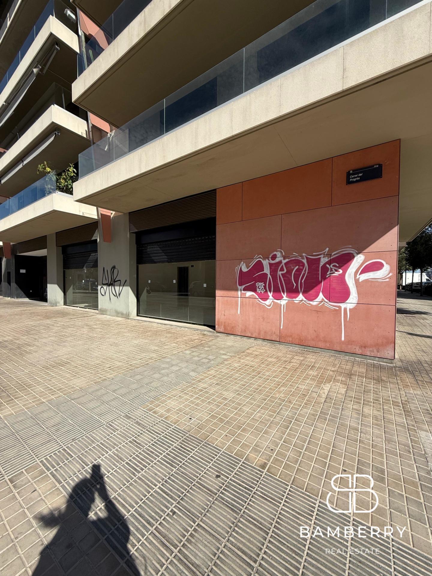 Retail in Badalona, Barcelona for lease Interior Photo- Image 1 of 10