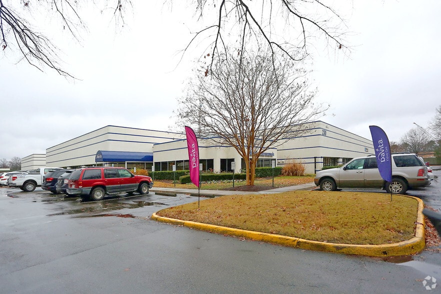 230 Clearfield Ave, Virginia Beach, VA for lease - Primary Photo - Image 1 of 13