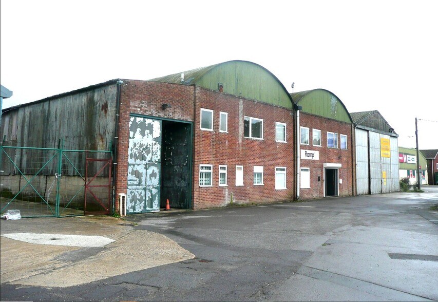 London Rd, Devizes for sale - Building Photo - Image 1 of 1