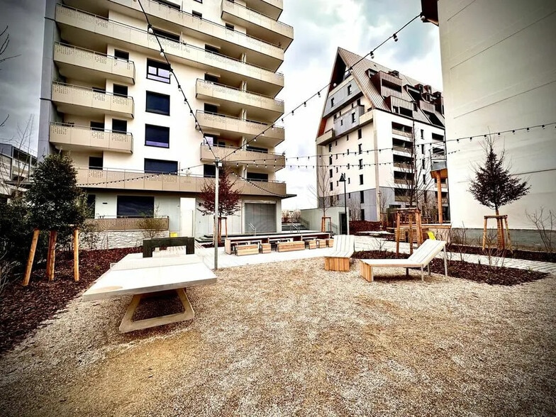 Office in Strasbourg for lease - Building Photo - Image 3 of 10