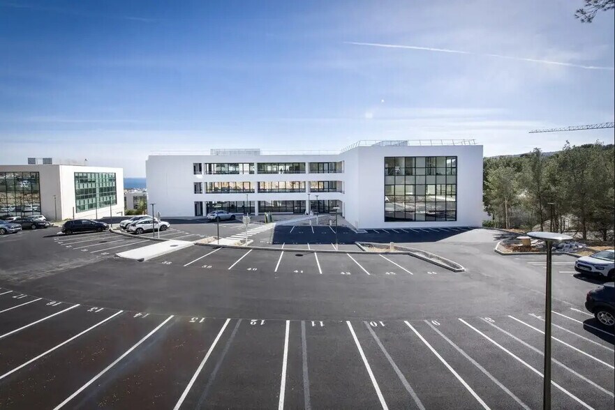 297 Avenue Du Mistral, La Ciotat for lease - Building Photo - Image 2 of 4