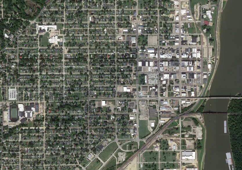 1010 4th St, Clinton, IA for sale - Aerial - Image 3 of 5