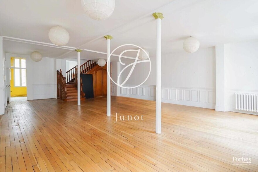 Office in Paris for sale - Interior Photo - Image 2 of 16