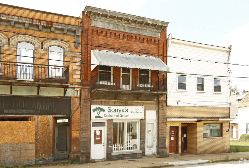 725 Mckean Ave, Donora, PA for sale - Primary Photo - Image 1 of 1