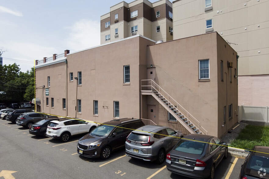 36 Bergen St, Hackensack, NJ for sale - Building Photo - Image 3 of 77